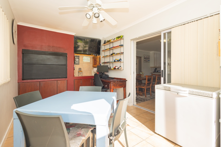 3 Bedroom Property for Sale in The Crest Western Cape